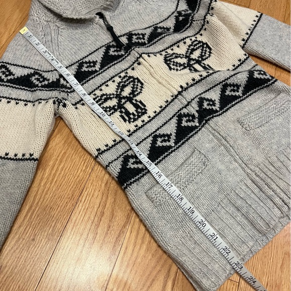 Aritzia TNA Lambswool Cowichan Zipper Cardigan - Picture 9 of 10